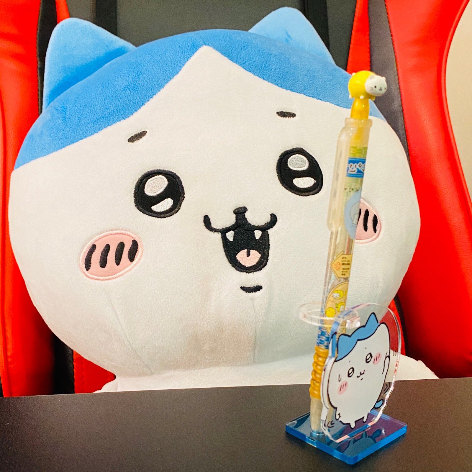 ハチワレ from ちいかわ トレーディングアクリルペンスタンド with にゃんにゃんにゃんこ にゃんこ温泉 ボールペン ハチワレ from ちいかわ トレーディングアクリルペンスタンド with にゃんにゃんにゃんこ にゃんこ温泉 ボールペン