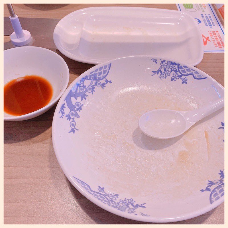 完食! → 台湾大からあげチャーハン 本格焼餃子(6個)セット #バーミヤンてんこ盛りチャレンジ 唐揚げのタレをかけるとチャーハンにまでいってしまうので付けて食べたほうが良かったかも 完食! → 台湾大からあげチャーハン 本格焼餃子(6個)セット #バーミヤンてんこ盛りチャレンジ 唐揚げのタレをかけるとチャーハンにまでいってしまうので付けて食べたほうが良かったかも