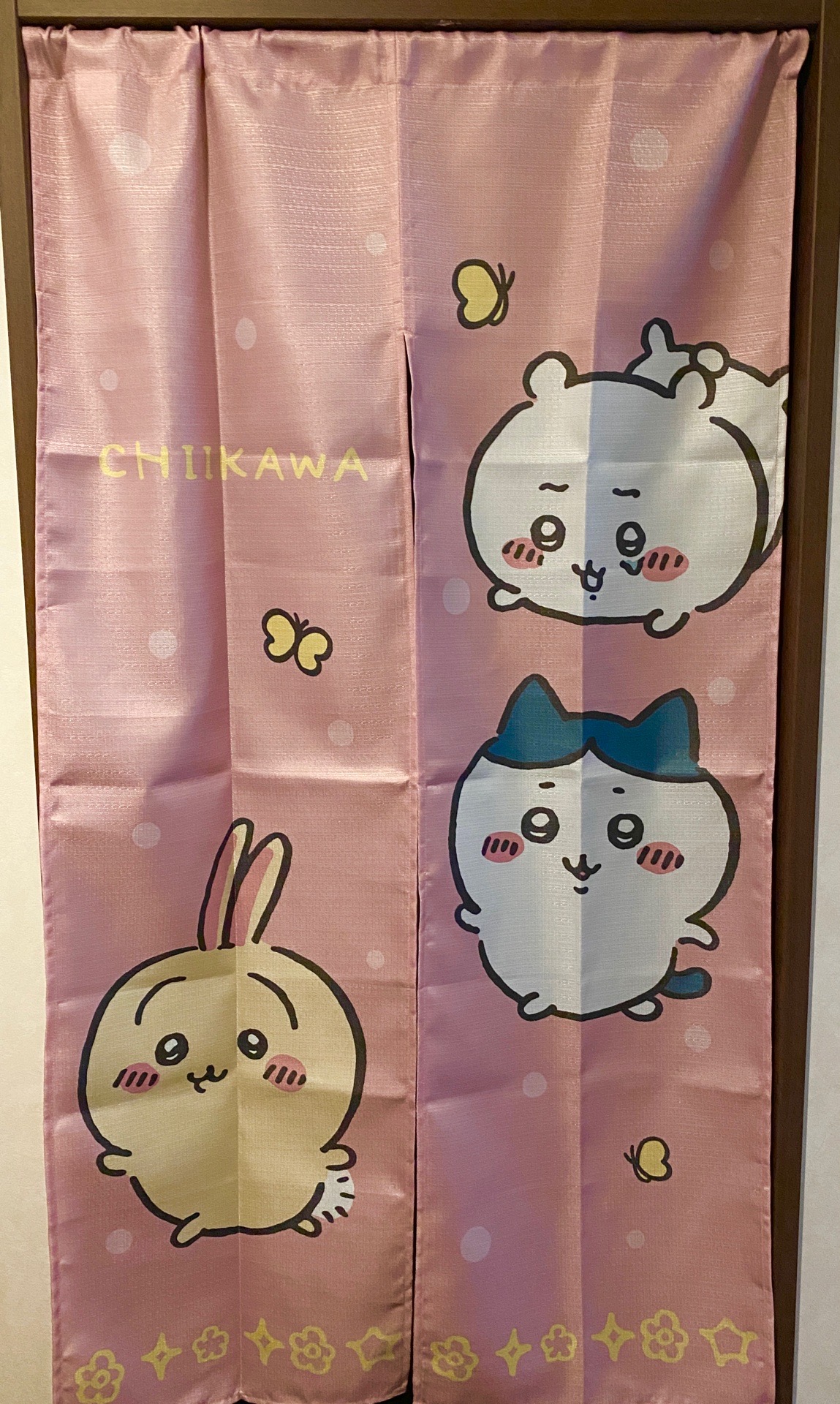 ちいかわ のれん ピンク色 ちいかわ のれん ピンク色