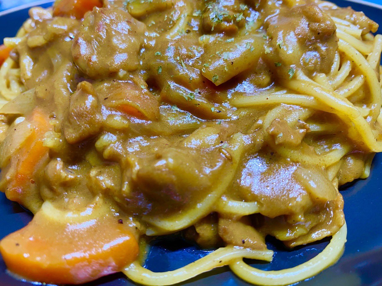 カレースパゲッティ(゚д゚)ウマー ひさびさにカレーが多めに残ってしまったのでそんな感じのスパゲッティ カレースパゲッティ(゚д゚)ウマー ひさびさにカレーが多めに残ってしまったのでそんな感じのスパゲッティ