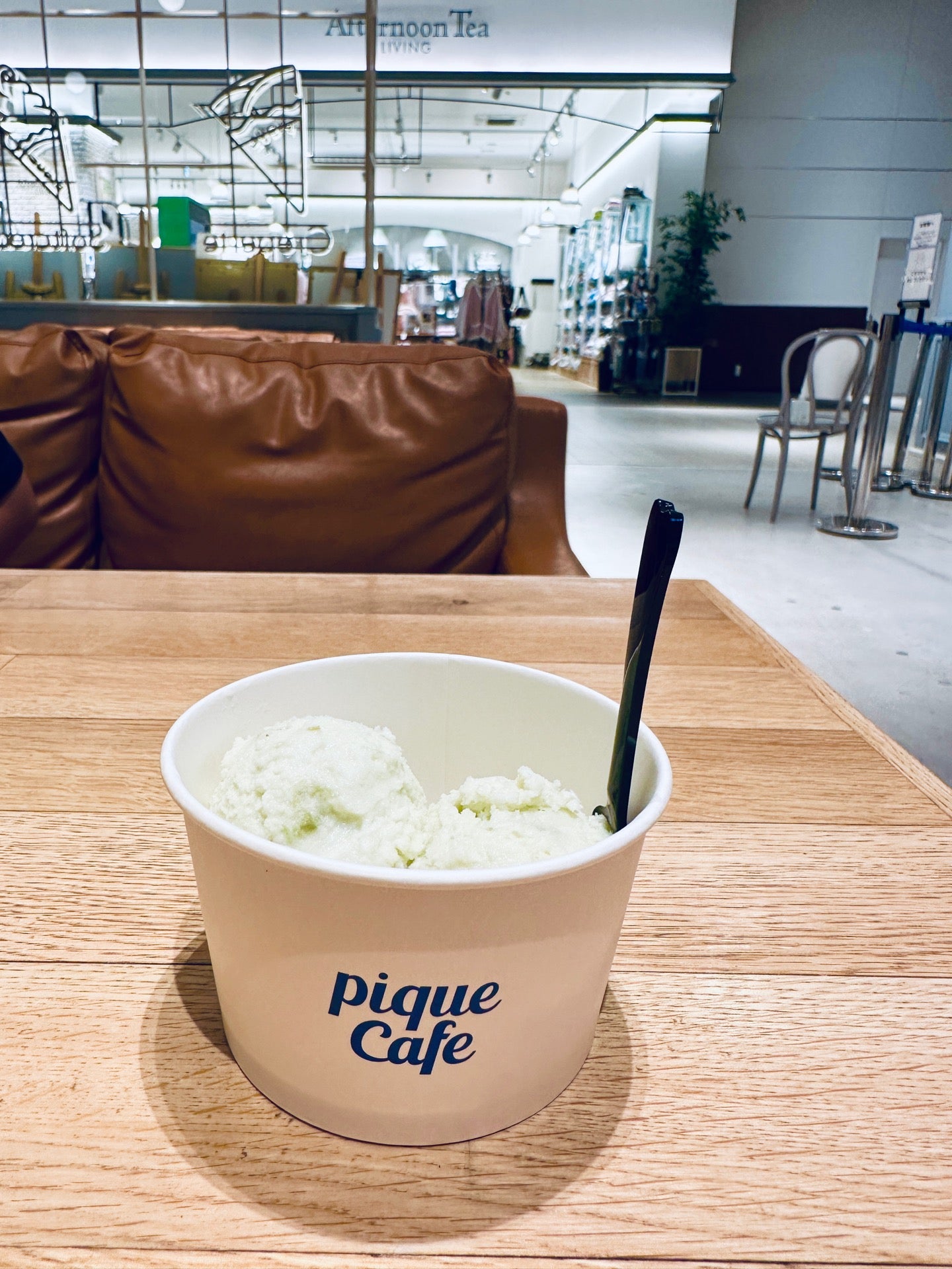 マンスリーなジェラート、今月はマスカットらしい。皮も入ってる。美味しい(*´∀`*) (@ ジェラート ピケ カフェ in Nagoya-shi, 愛知県) マンスリーなジェラート、今月はマスカットらしい。皮も入ってる。美味しい(*´∀`*) (@ ジェラート ピケ カフェ in Nagoya-shi, 愛知県)