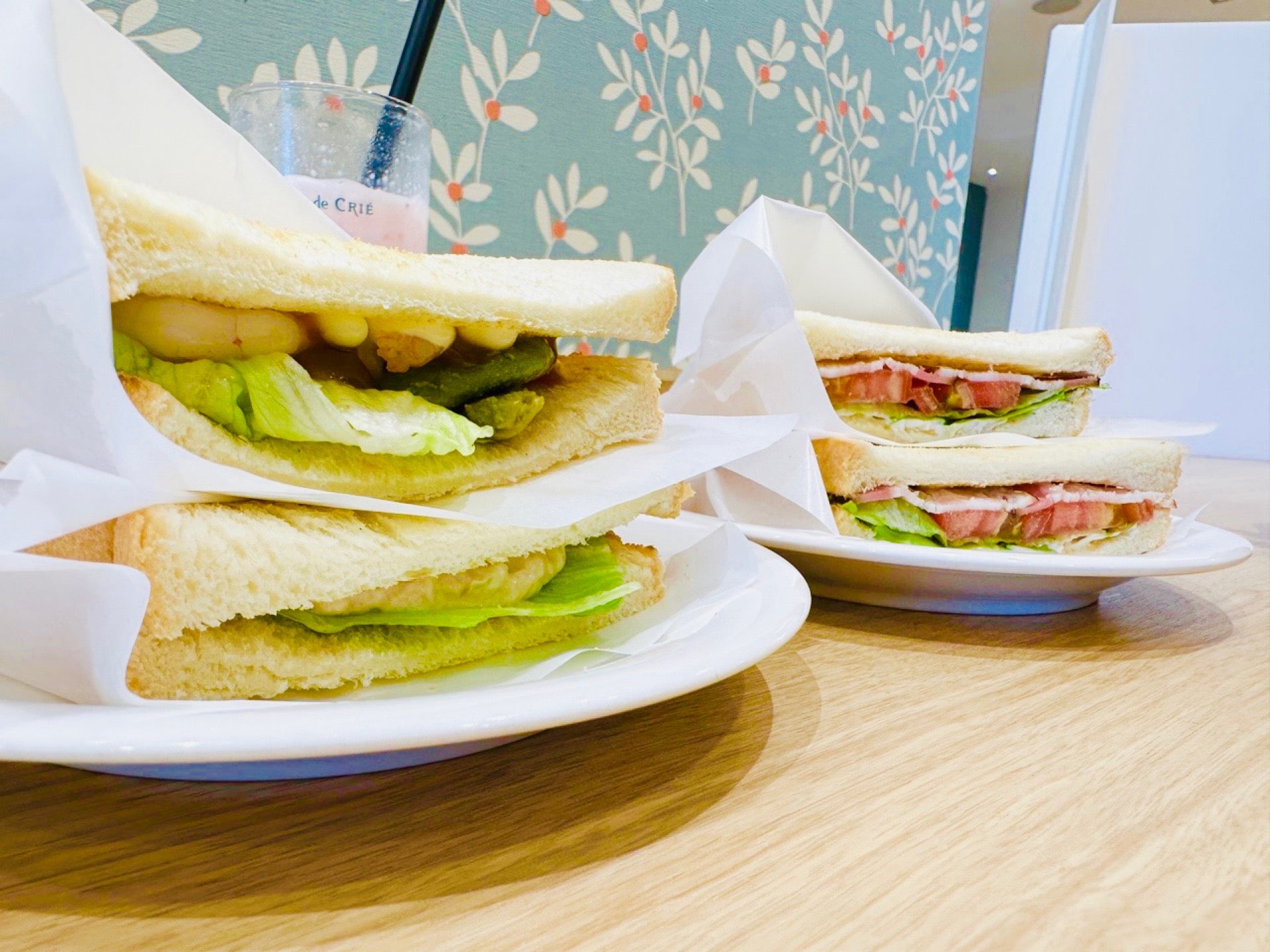 2つのサンド 海老アボカドとツナ わさび醤油ソース入り & BLT シーザーサラダ仕立て at カフェ・ド・クリエ ホピタル 小牧市民病院店 (@ CAFÉ de CRIÉ in 小牧市, 愛知県) 2つのサンド 海老アボカドとツナ わさび醤油ソース入り & BLT シーザーサラダ仕立て at カフェ・ド・クリエ ホピタル 小牧市民病院店 (@ CAFÉ de CRIÉ in 小牧市, 愛知県)