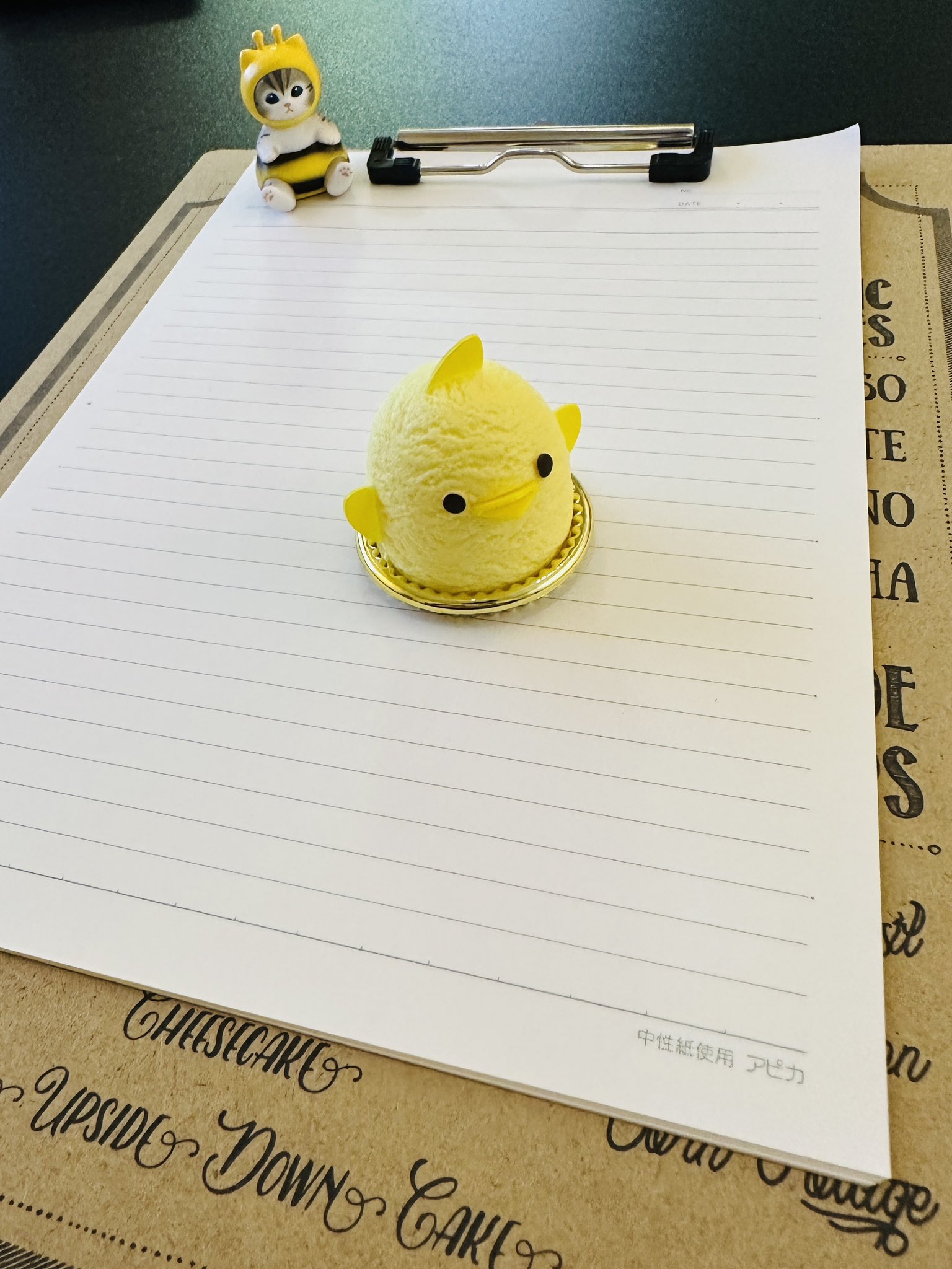 この7月は、やることを見失わないように、毎朝B5レポート用紙にその日やるタスクを書いて、完了したら横線で消していく、というのをやってる。 GTD的に TodoistやApple Notes も使っているのだけど、目に見えて優先順位の高いものをちゃんとこなすための物理的な紙デバイスとしてレポート用紙が便利。 この7月は、やることを見失わないように、毎朝B5レポート用紙にその日やるタスクを書いて、完了したら横線で消していく、というのをやってる。 GTD的に TodoistやApple Notes も使っているのだけど、目に見えて優先順位の高いものをちゃんとこなすための物理的な紙デバイスとしてレポート用紙が便利。