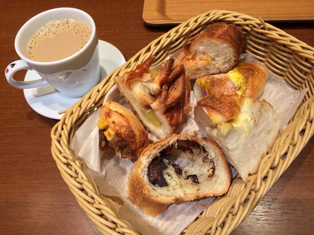 at HEART BREAD ANTIQUE at HEART BREAD ANTIQUE