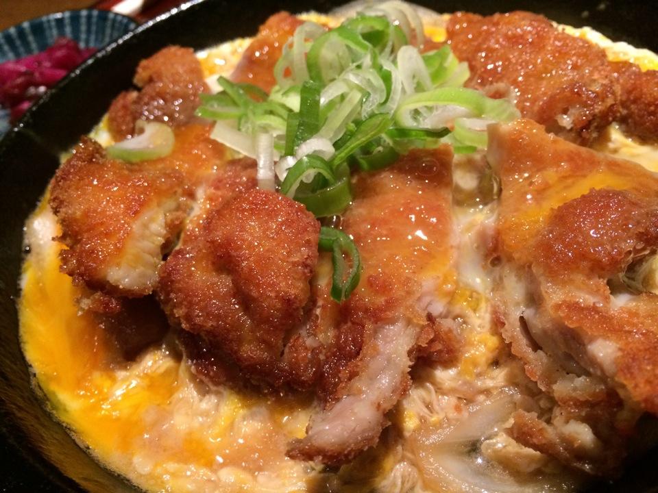 わらじチキンカツとじ (@ 焼鳥とりっぱ名駅店 in 名古屋市中村区, 愛知県) わらじチキンカツとじ (@ 焼鳥とりっぱ名駅店 in 名古屋市中村区, 愛知県)