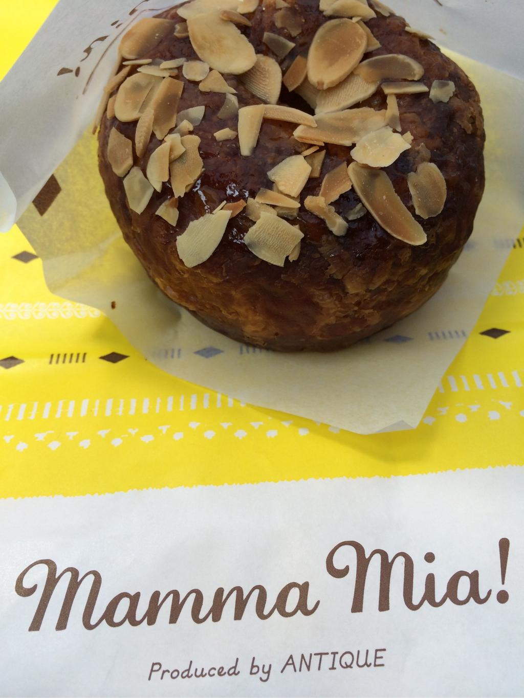 Mamma Mia! マンマミーア メープルウォールナッツ シュー by ANTIQUE アンティーク クリームたっぷりでうまい(・∀・) Mamma Mia! マンマミーア メープルウォールナッツ シュー by ANTIQUE アンティーク クリームたっぷりでうまい(・∀・)