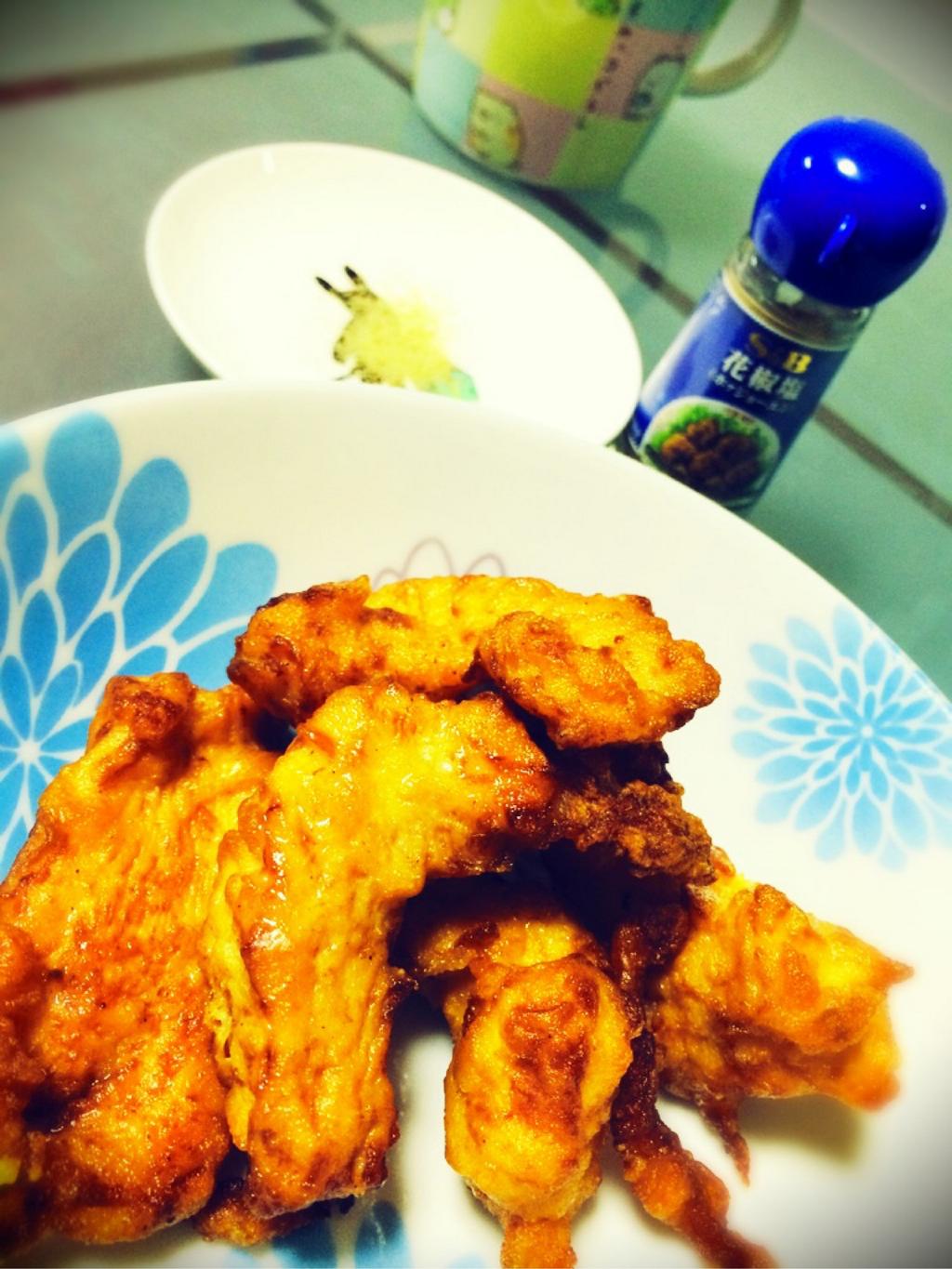 (*・ω・) 花椒塩つけて鶏胸肉からあげもぐもぐー (*・ω・) 花椒塩つけて鶏胸肉からあげもぐもぐー