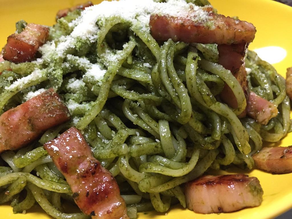 ジェノベーゼソースのパスタ うまー((o(*゚∀゚*)o)) ジェノベーゼソースのパスタ うまー((o(*゚∀゚*)o))