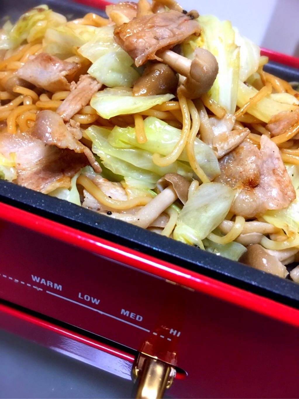 ホットプレートで焼きそば Σd(・ω・d)!!! ホットプレートで焼きそば Σd(・ω・d)!!!