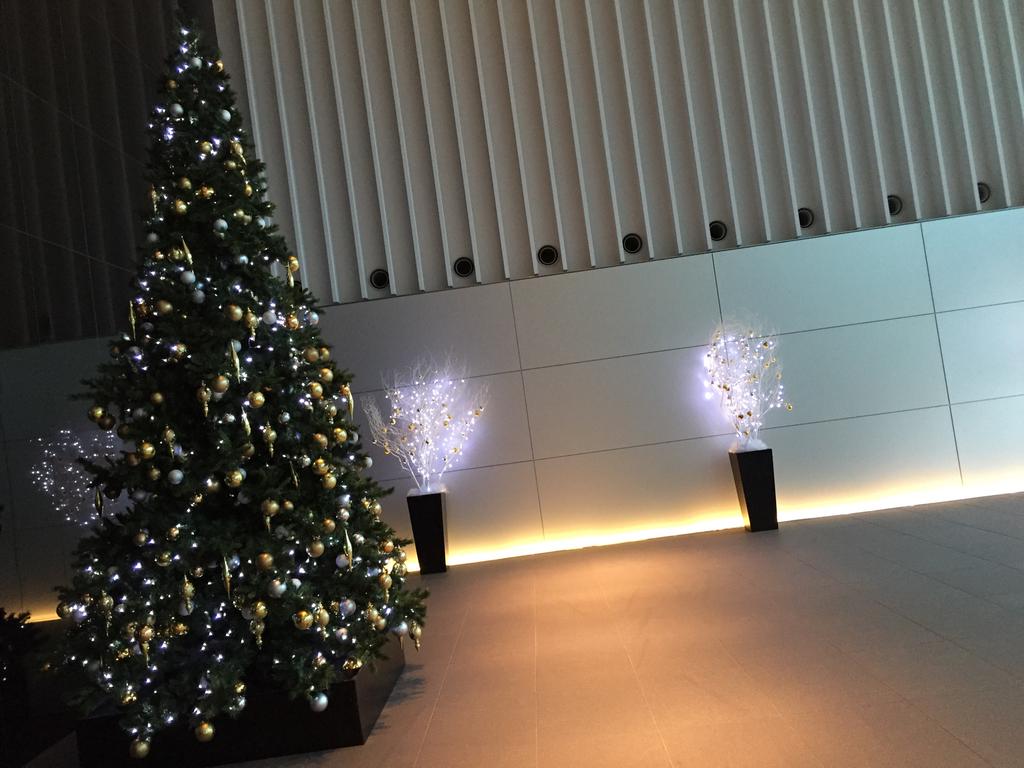 エントランスにクリスマスツリー。 (@ 名古屋プライムセントラルタワー in 名古屋市, 愛知県) エントランスにクリスマスツリー。 (@ 名古屋プライムセントラルタワー in 名古屋市, 愛知県)