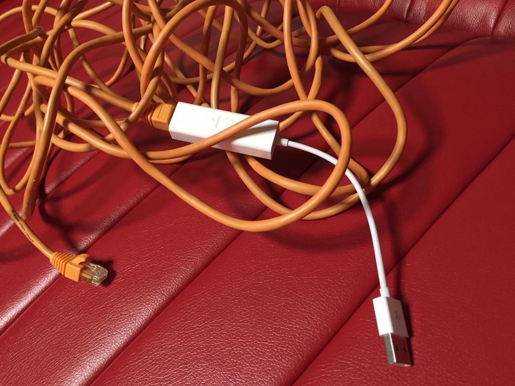 MacBook Air のためにひさびさにLANケーブルアダプターをひっぱりだしてみた。 MC704ZM/A Apple USB Ethernet Adapter Model A1277 MacBook Air のためにひさびさにLANケーブルアダプターをひっぱりだしてみた。 MC704ZM/A Apple USB Ethernet Adapter Model A1277