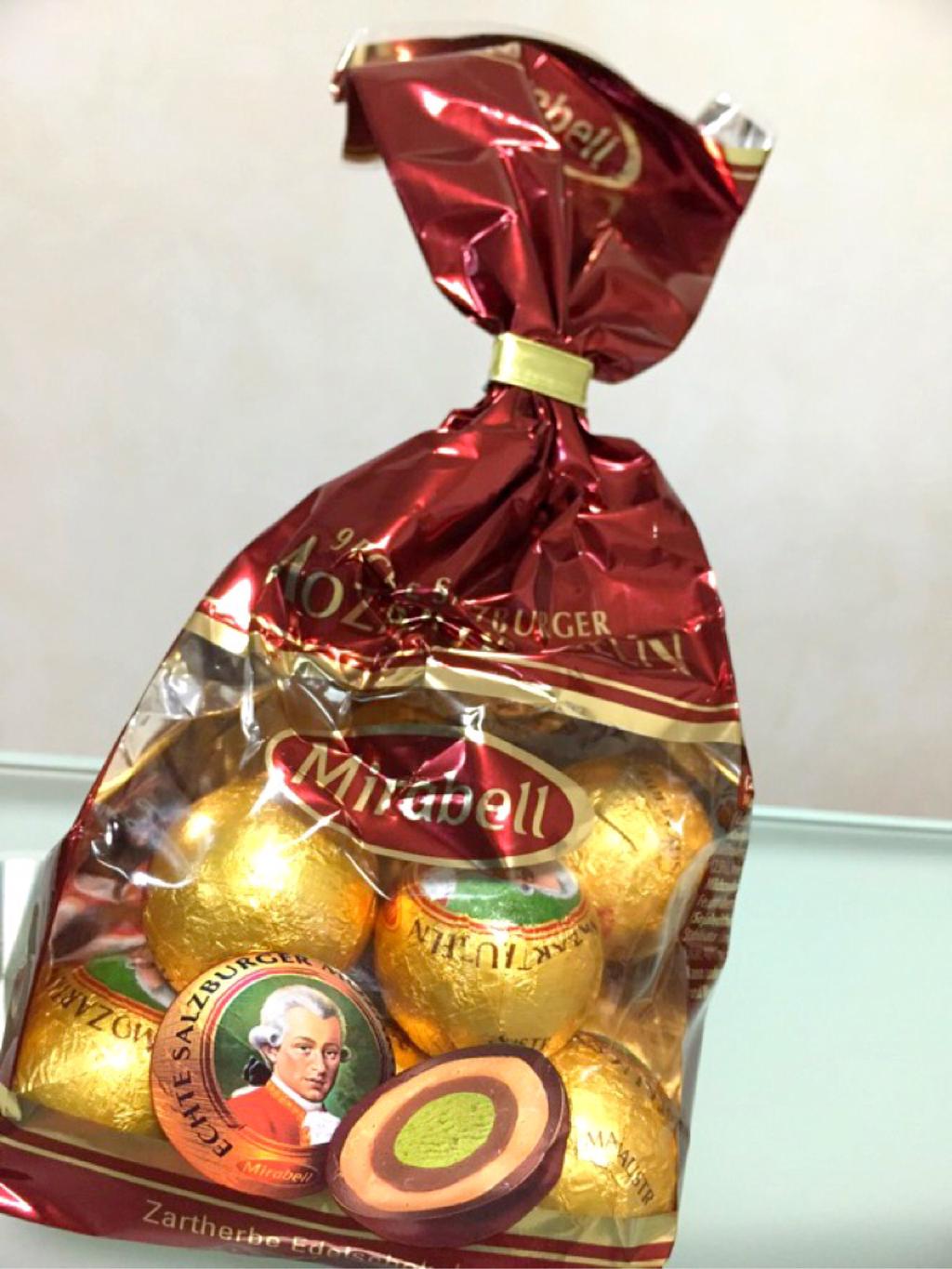 Mirabell Mozartkugeln モーツァルトクーゲルン チョコレート 9個入り Mirabell Mozartkugeln モーツァルトクーゲルン チョコレート 9個入り