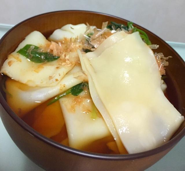 樽沢 群馬 ひもかわうどん (゚д゚)ウマー きしめんがもっと幅広になったような3〜4cmの幅のうどん。 樽沢 群馬 ひもかわうどん (゚д゚)ウマー きしめんがもっと幅広になったような3〜4cmの幅のうどん。