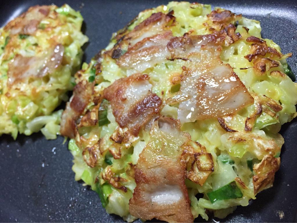 ホットプレートでお好み焼きうまい( ・∀・) ホットプレートでお好み焼きうまい( ・∀・)