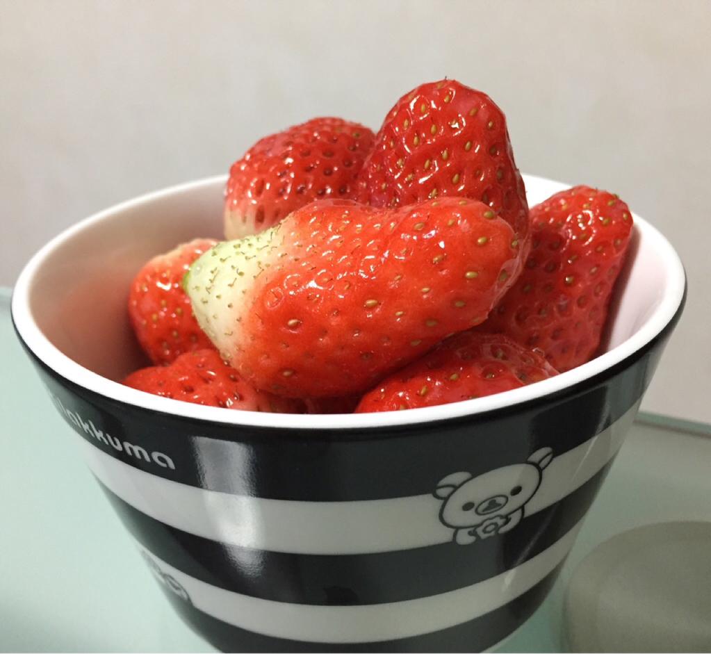 いちごmgmg Ψ( 'ч' ☆) いちごmgmg Ψ( 'ч' ☆)