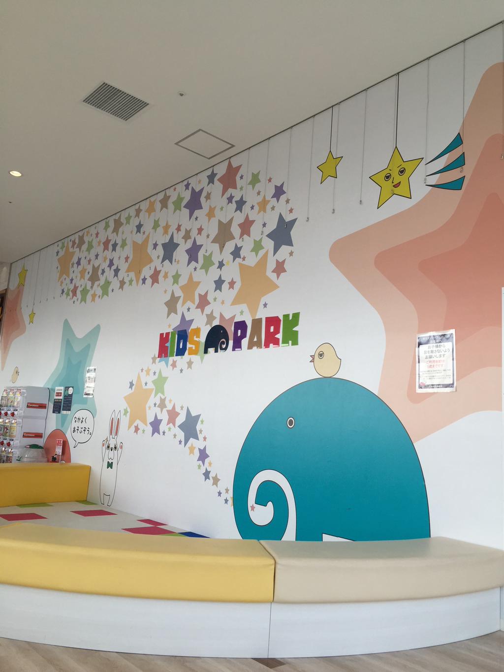 テラスウォーク一宮のフードコート内にあるキッズパークは5歳まで。 (@ テラスキッチン) テラスウォーク一宮のフードコート内にあるキッズパークは5歳まで。 (@ テラスキッチン)