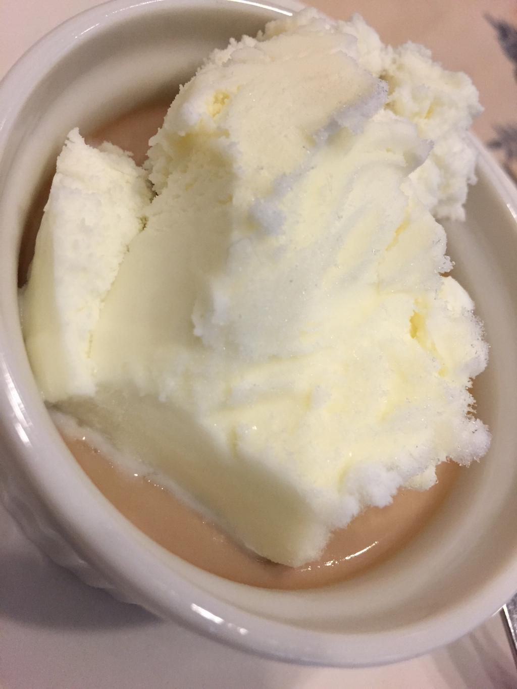念願のマサラチャイプリンだ( ・∀・) プリンは甘さ控えめ、アイスが甘い。うまい。 (@ インド・ネパール料理 SPICE DINING) 念願のマサラチャイプリンだ( ・∀・) プリンは甘さ控えめ、アイスが甘い。うまい。 (@ インド・ネパール料理 SPICE DINING)