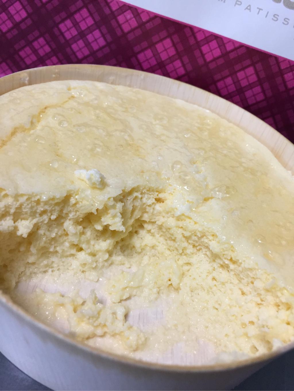 Baruc バリュック スプーンで食べる半熟とろとろチーズケーキ ナイフで切り分けるの無理。素直にスプーンですくって分けるべき。 Baruc バリュック スプーンで食べる半熟とろとろチーズケーキ ナイフで切り分けるの無理。素直にスプーンですくって分けるべき。