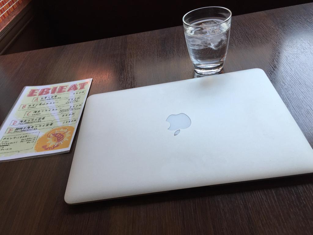 Mac 持ち込んで カタカタ ■_ヾ(・・*) Mac 持ち込んで カタカタ ■_ヾ(・・*)