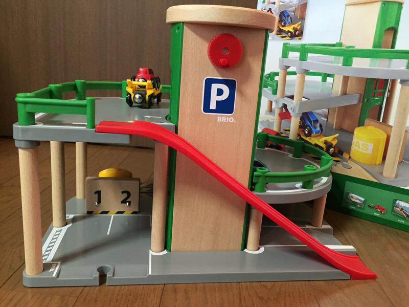 BRIO Railway 33204 Parking Garage を購入。 BRIO Railway 33204 Parking Garage を購入。