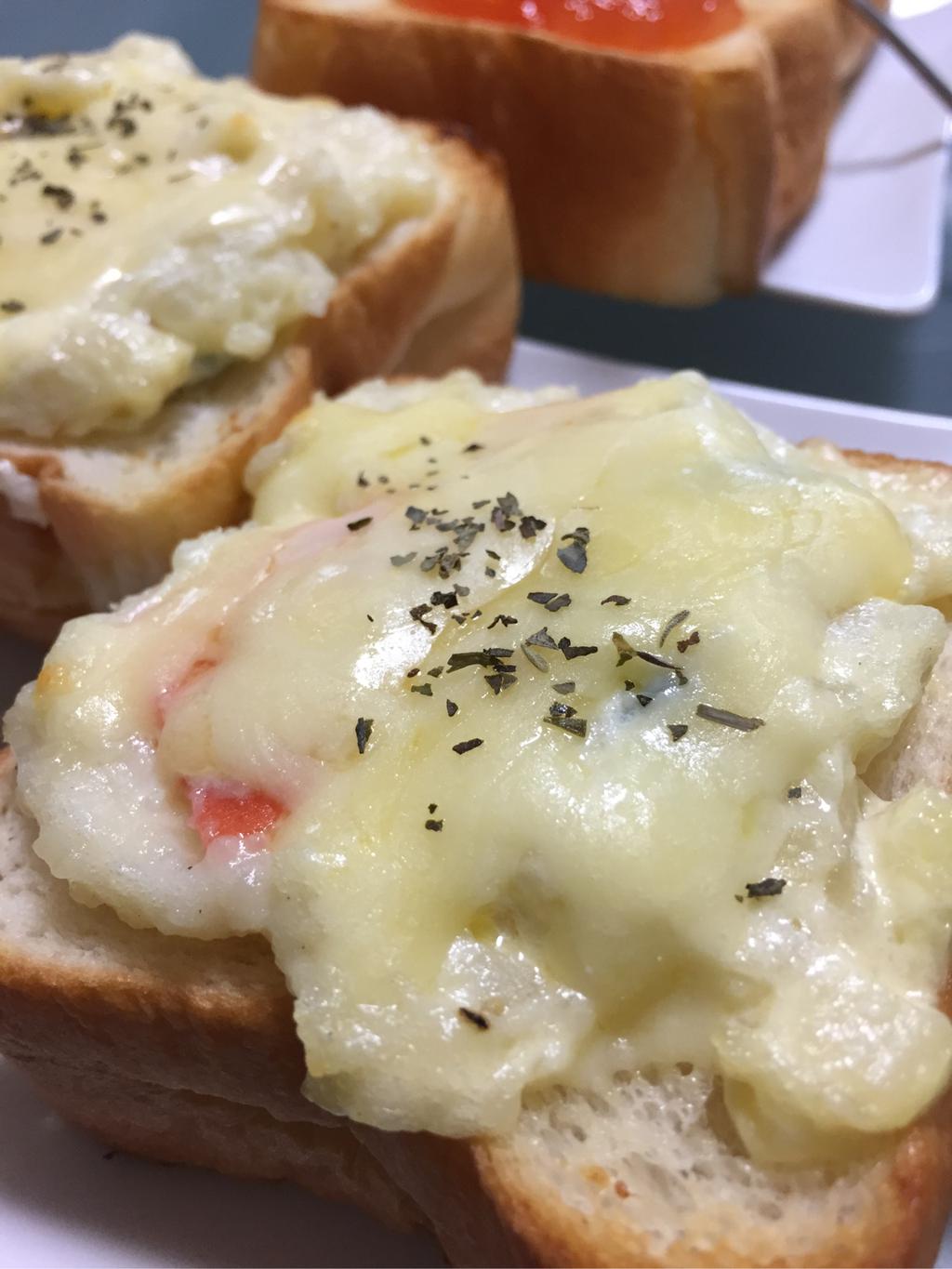 ポテトサラダトースト とろけるチーズ乗せ ポテトサラダトースト とろけるチーズ乗せ
