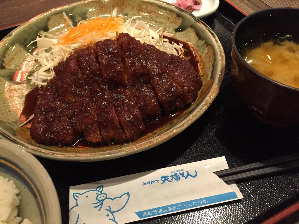 矢場とんのロースカツ、つまり名古屋名物の味噌かつ(゚д゚)ウマー (@ 名古屋丸八食堂 in 名古屋市西区, 愛知県) 矢場とんのロースカツ、つまり名古屋名物の味噌かつ(゚д゚)ウマー (@ 名古屋丸八食堂 in 名古屋市西区, 愛知県)