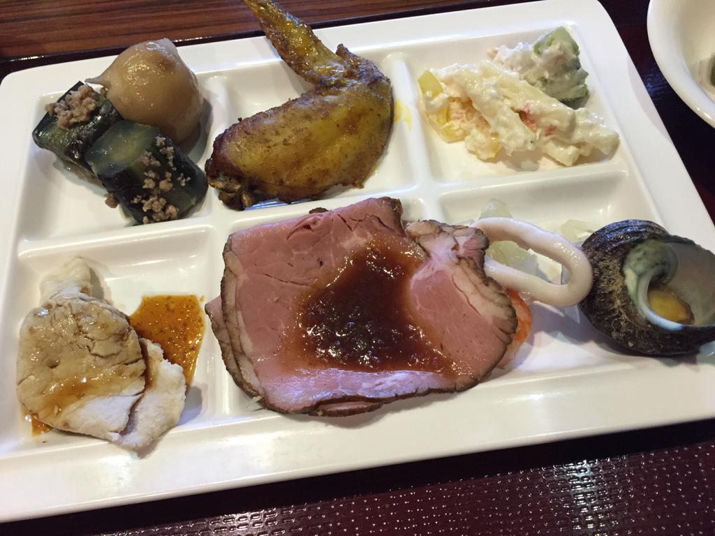 食べる食べる 食べる食べる