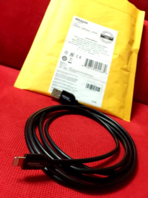 1080円。車内での充電に。後部座席にケーブルが届くように。 Amazonベーシック Apple認証 (Made for iPhone取得) ライトニングUSB充電ケーブル 180cm 1080円。車内での充電に。後部座席にケーブルが届くように。 Amazonベーシック Apple認証 (Made for iPhone取得) ライトニングUSB充電ケーブル 180cm