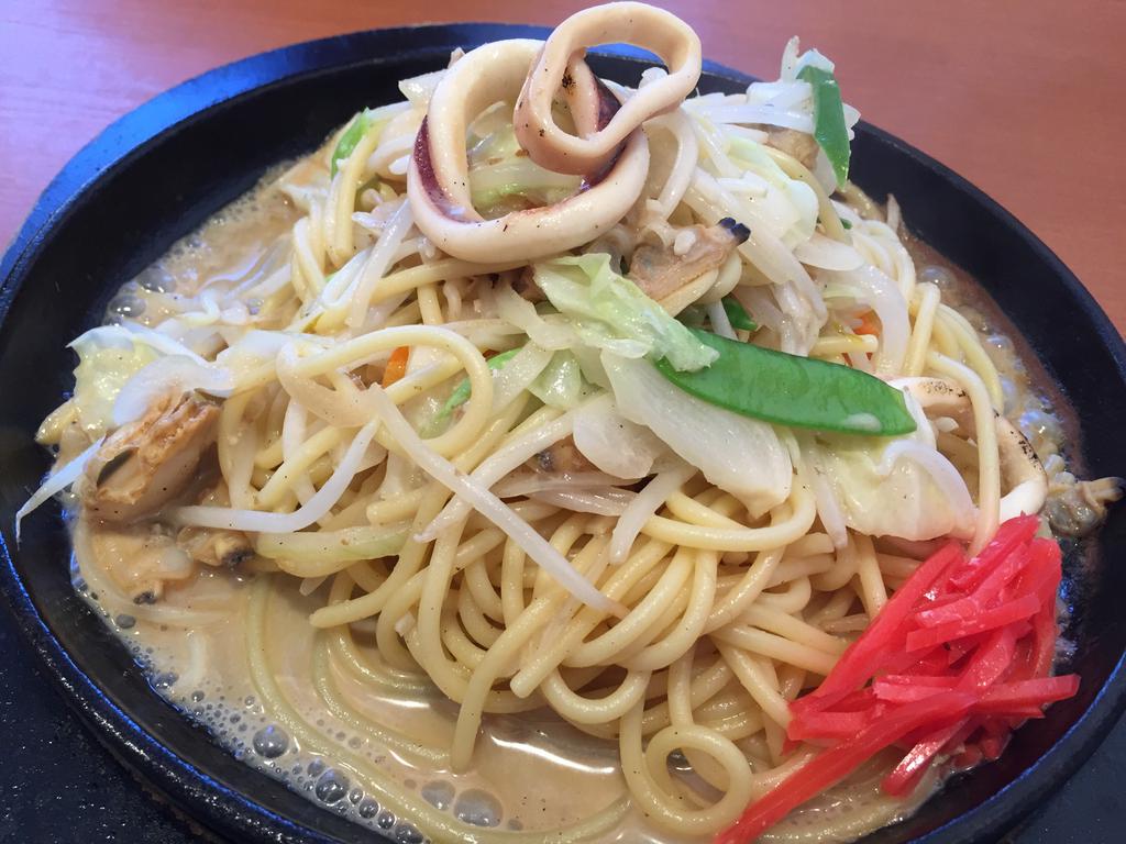 期間限定 鉄板 海鮮 焼きスパちゃんぽん。4種類の魚介と7種類の野菜。長崎ちゃんぽんがスパゲッティに。 (@ パスタ・デ・ココ 小牧常普請店 in 小牧市, 愛知県) 期間限定 鉄板 海鮮 焼きスパちゃんぽん。4種類の魚介と7種類の野菜。長崎ちゃんぽんがスパゲッティに。 (@ パスタ・デ・ココ 小牧常普請店 in 小牧市, 愛知県)