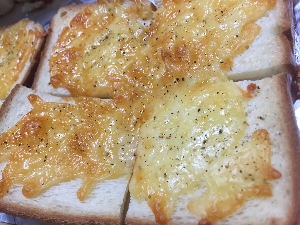 チーズトースト(゚д゚)ウマー チーズトースト(゚д゚)ウマー