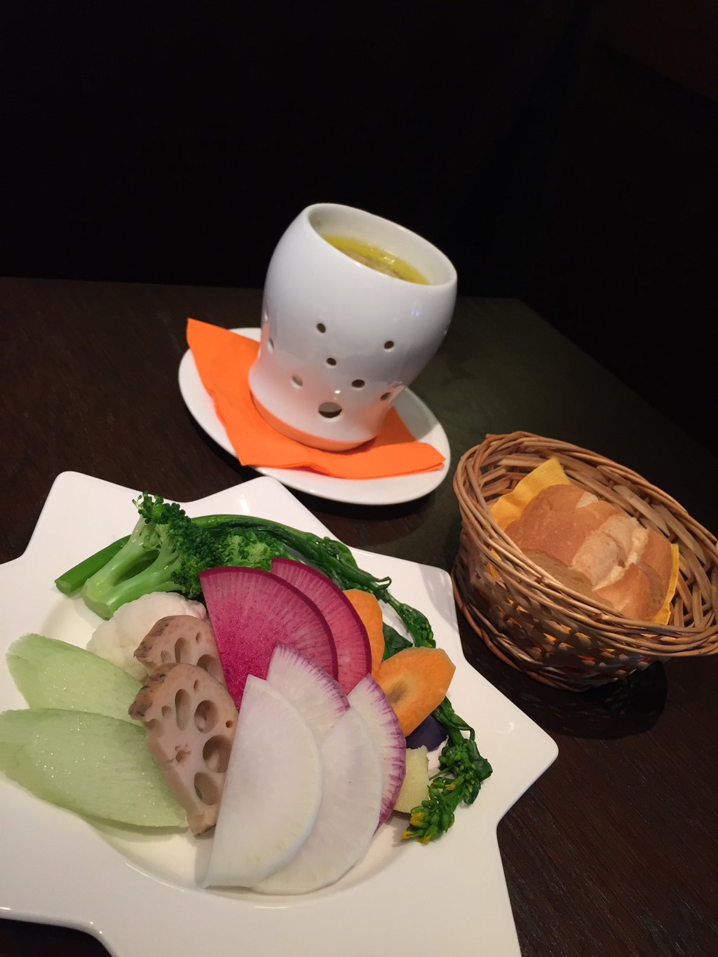 彩り野菜のバーニャカウダ (@ ビラージュカフェ 賀名生(Village cafe ANOU) in 小牧市, Aichi Prefecture) 彩り野菜のバーニャカウダ (@ ビラージュカフェ 賀名生(Village cafe ANOU) in 小牧市, Aichi Prefecture)