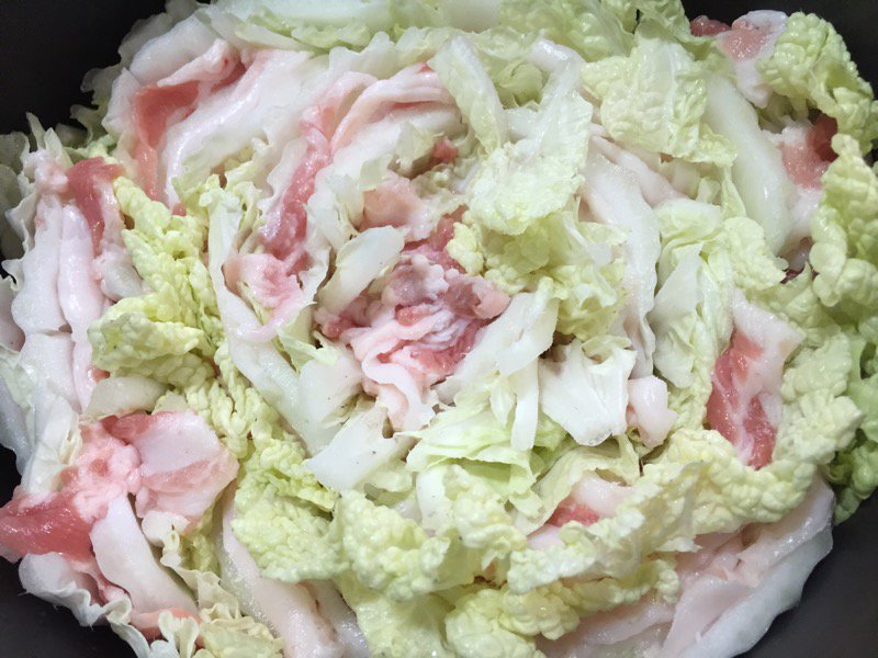 豚バラと白菜のミルフィーユ重ね鍋(・∀・) 豚バラと白菜のミルフィーユ重ね鍋(・∀・)
