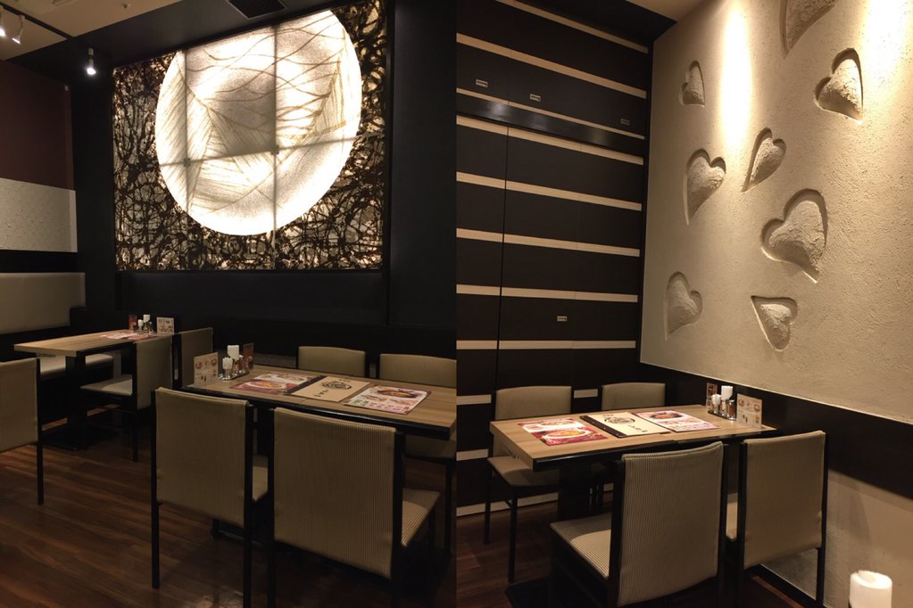 落ち着いた雰囲気の店内。壁にハート ( ゚∀゚)o♡♡♡ (@ 若鯱家 エアポートウォーク名古屋店) 落ち着いた雰囲気の店内。壁にハート ( ゚∀゚)o♡♡♡ (@ 若鯱家 エアポートウォーク名古屋店)