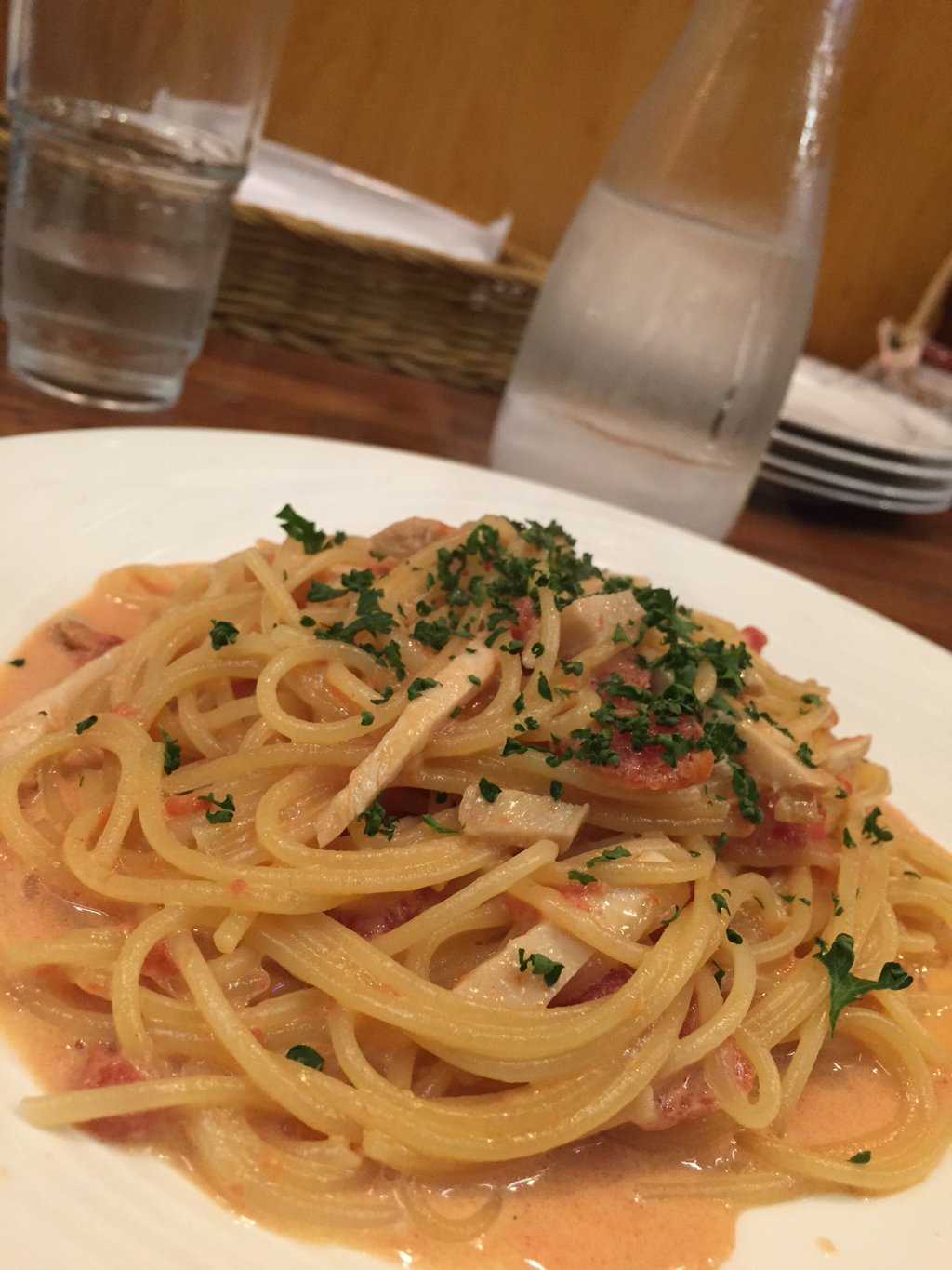 Peperoncino, Italian cuisine & Wine ローストチキン入り トマトクリームソース。 (@ ペペロンチーノ) Peperoncino, Italian cuisine & Wine ローストチキン入り トマトクリームソース。 (@ ペペロンチーノ)