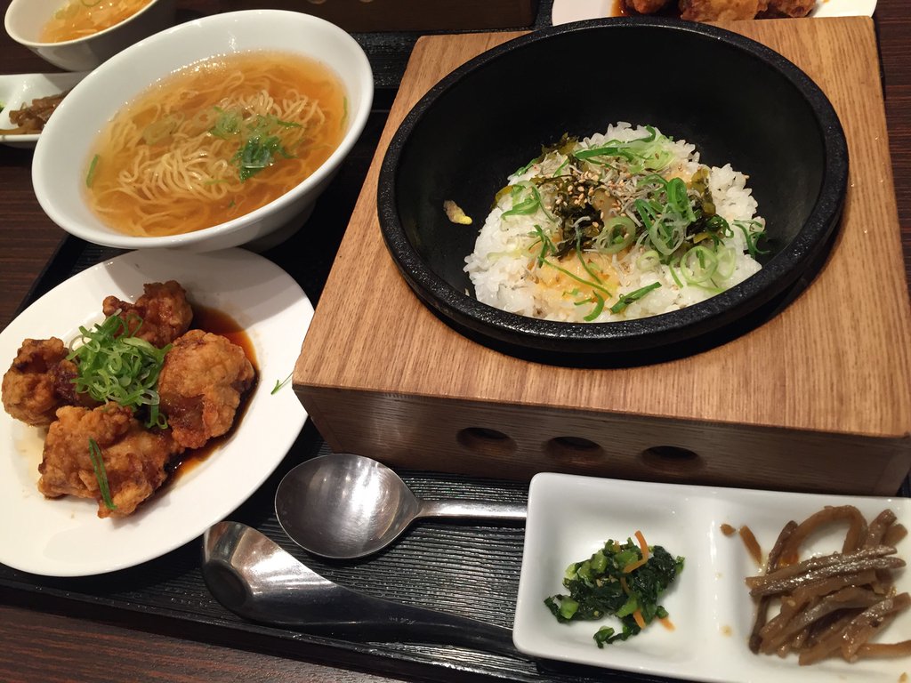 高菜とちりめんじゃこチャーハン & ラーメン (@ 石焼炒飯店) 高菜とちりめんじゃこチャーハン & ラーメン (@ 石焼炒飯店)