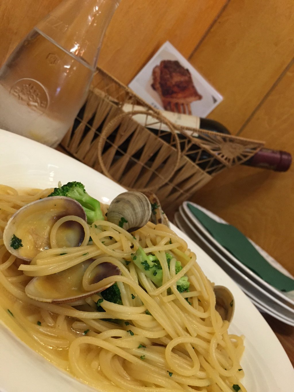 アサリとブロッコリ入りオリーブオイル風味 スパゲッティ レギュラーサイズ (Mサイズ) 600円 (@ ペペロンチーノ) アサリとブロッコリ入りオリーブオイル風味 スパゲッティ レギュラーサイズ (Mサイズ) 600円 (@ ペペロンチーノ)