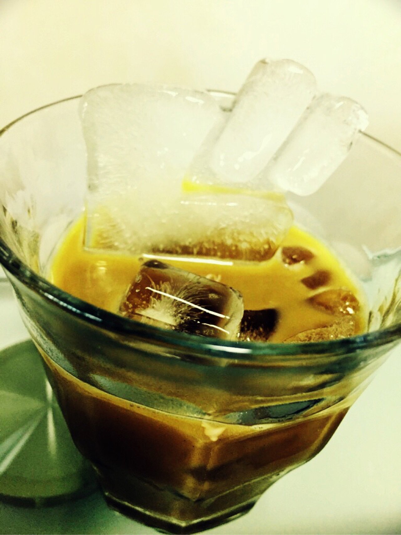 暑くてだるい(´Д` ) とりあえずアイスハニーカフェオレつくって飲むgkgk 暑くてだるい(´Д` ) とりあえずアイスハニーカフェオレつくって飲むgkgk