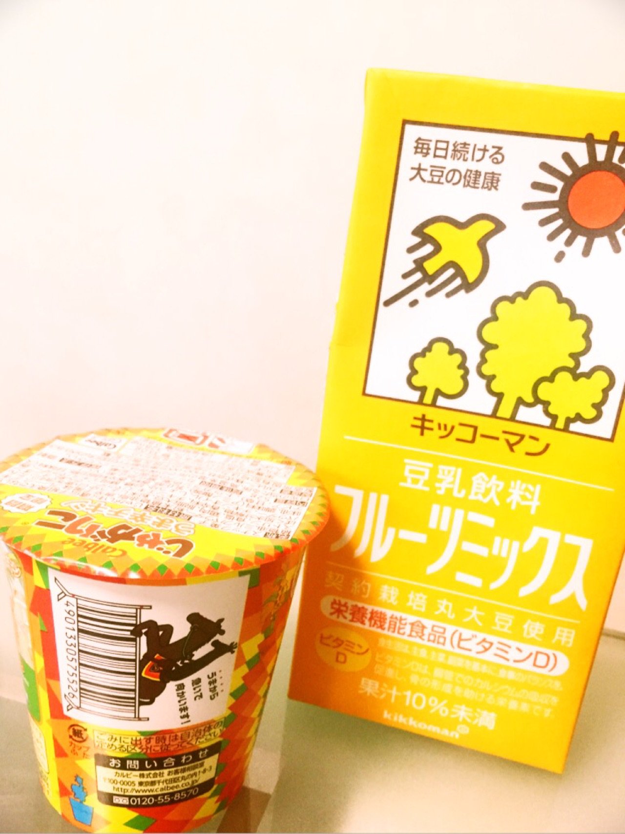 キッコーマン 豆乳飲料 フルーツミックス & カルビー じゃがりこ 期間限定 うま辛チキン キッコーマン 豆乳飲料 フルーツミックス & カルビー じゃがりこ 期間限定 うま辛チキン
