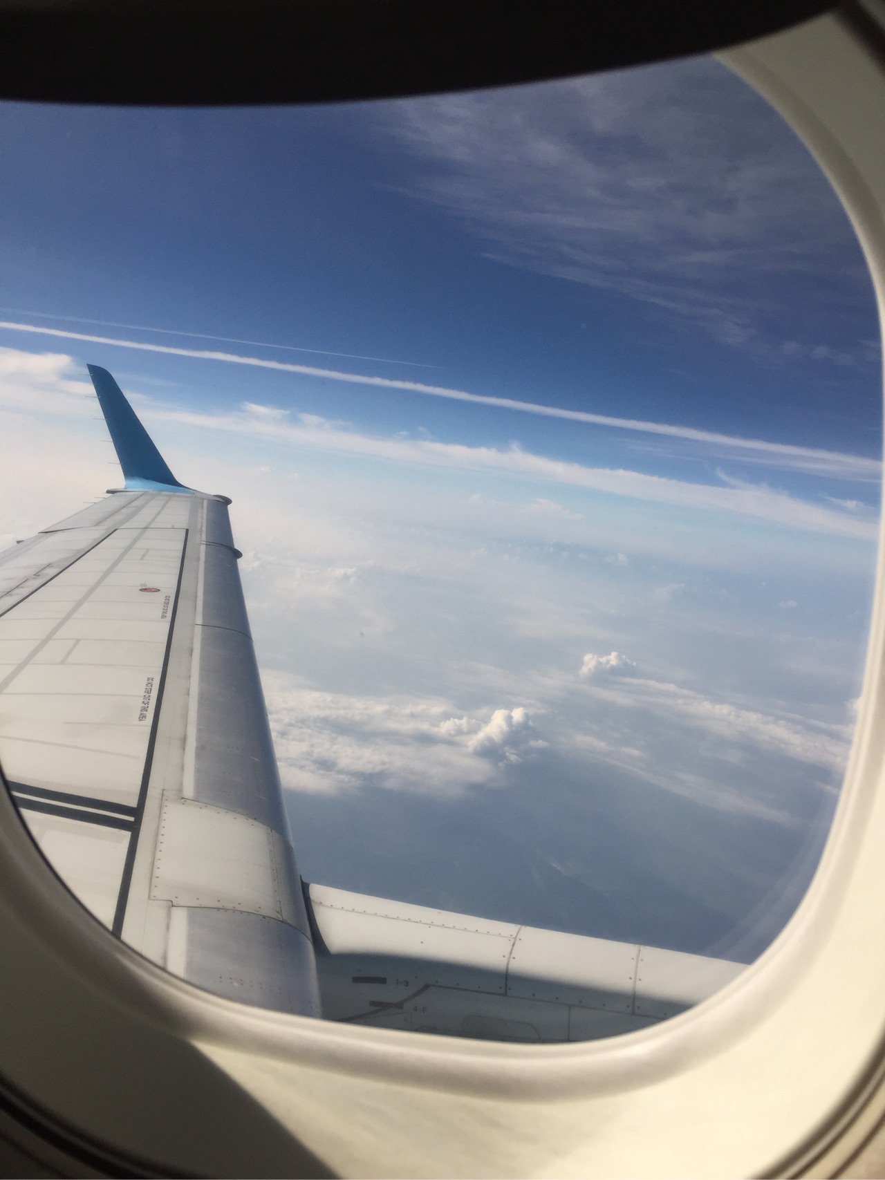 横一線の雲の糸 横一線の雲の糸