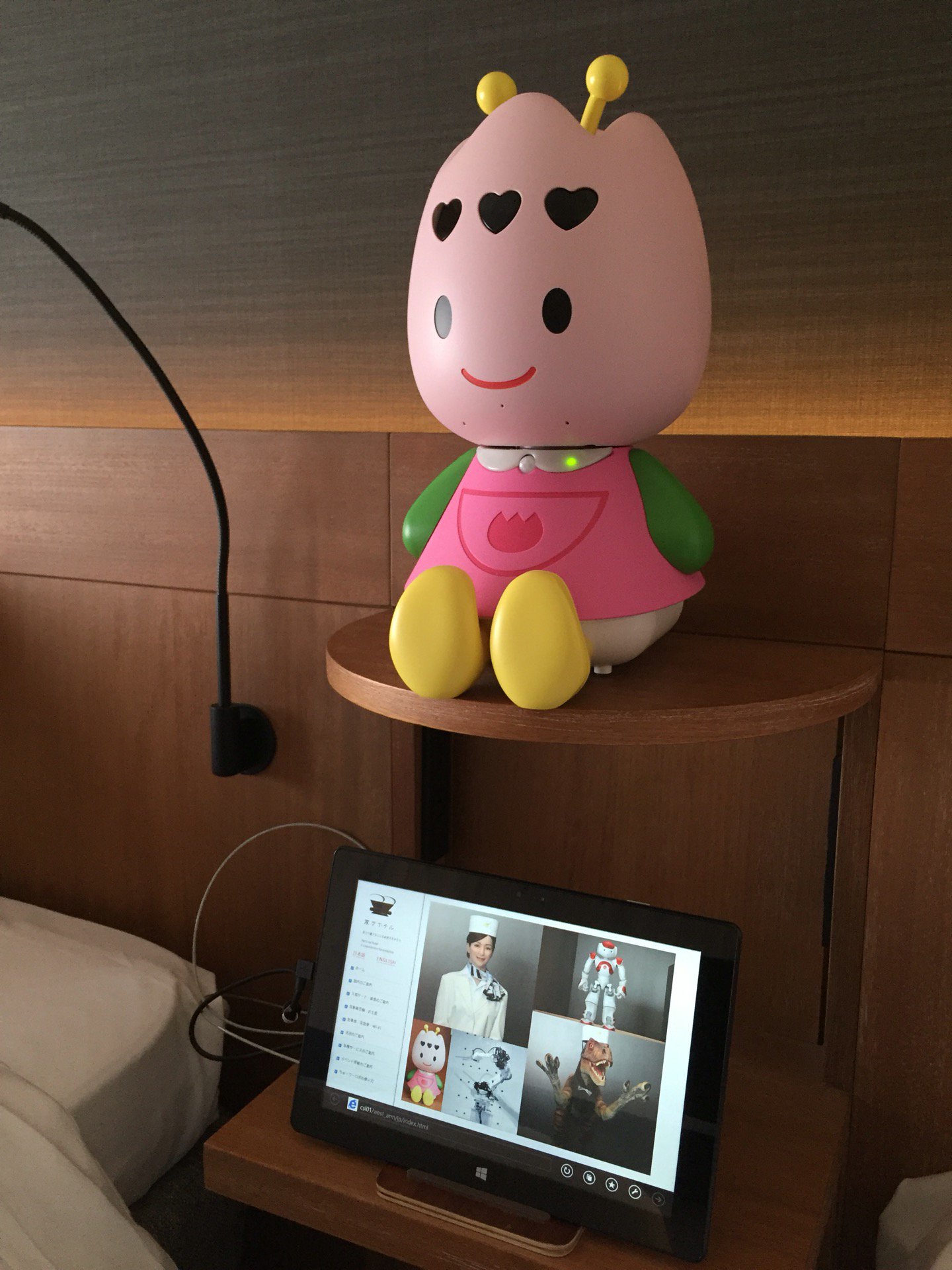 また妙なロボットがいる。。。 (@ 変なホテル in 佐世保市, 長崎県)  