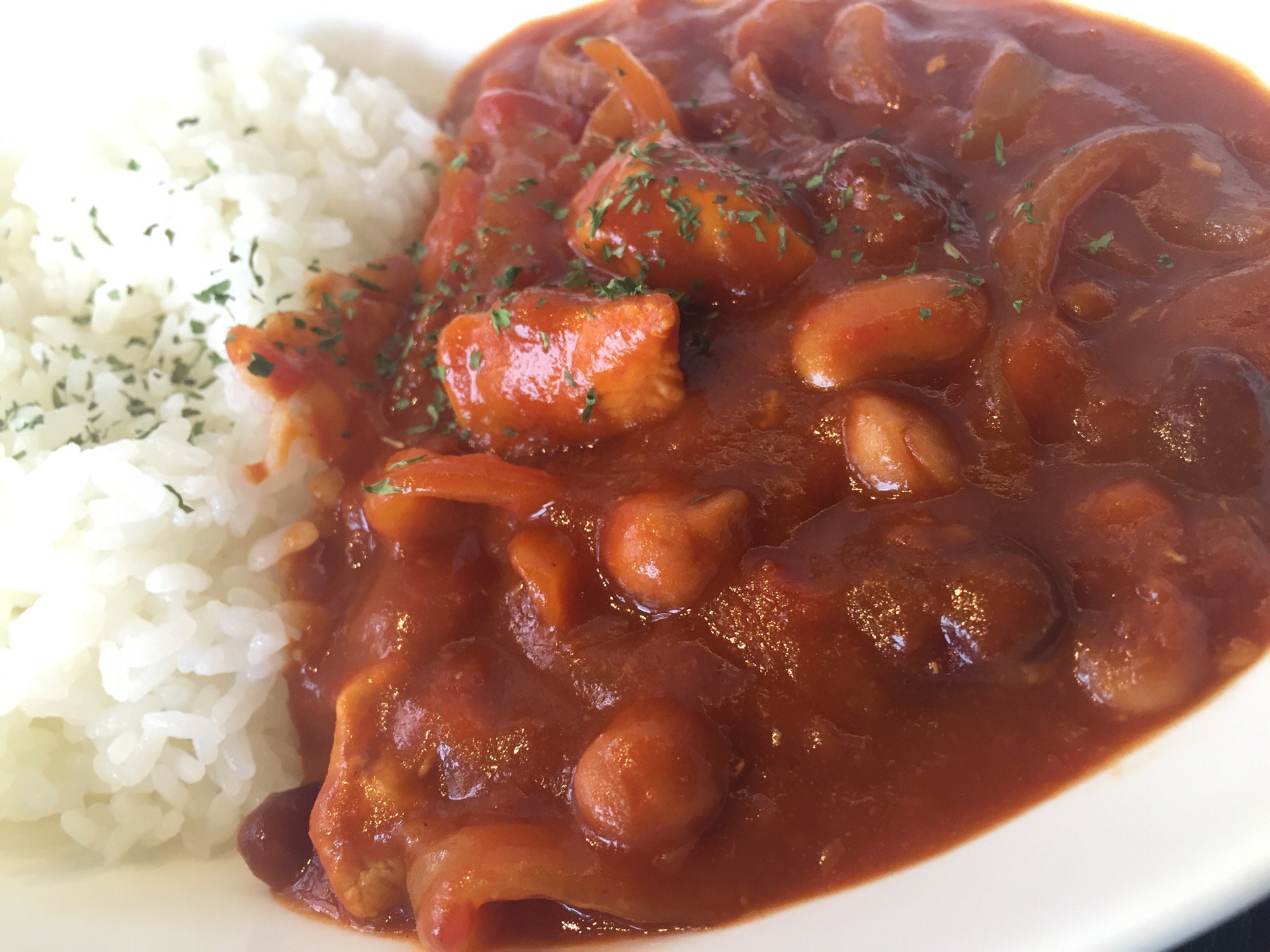 完熟トマトのハヤシライス。具だくさん。 (@ LABORATORIO) 完熟トマトのハヤシライス。具だくさん。 (@ LABORATORIO)