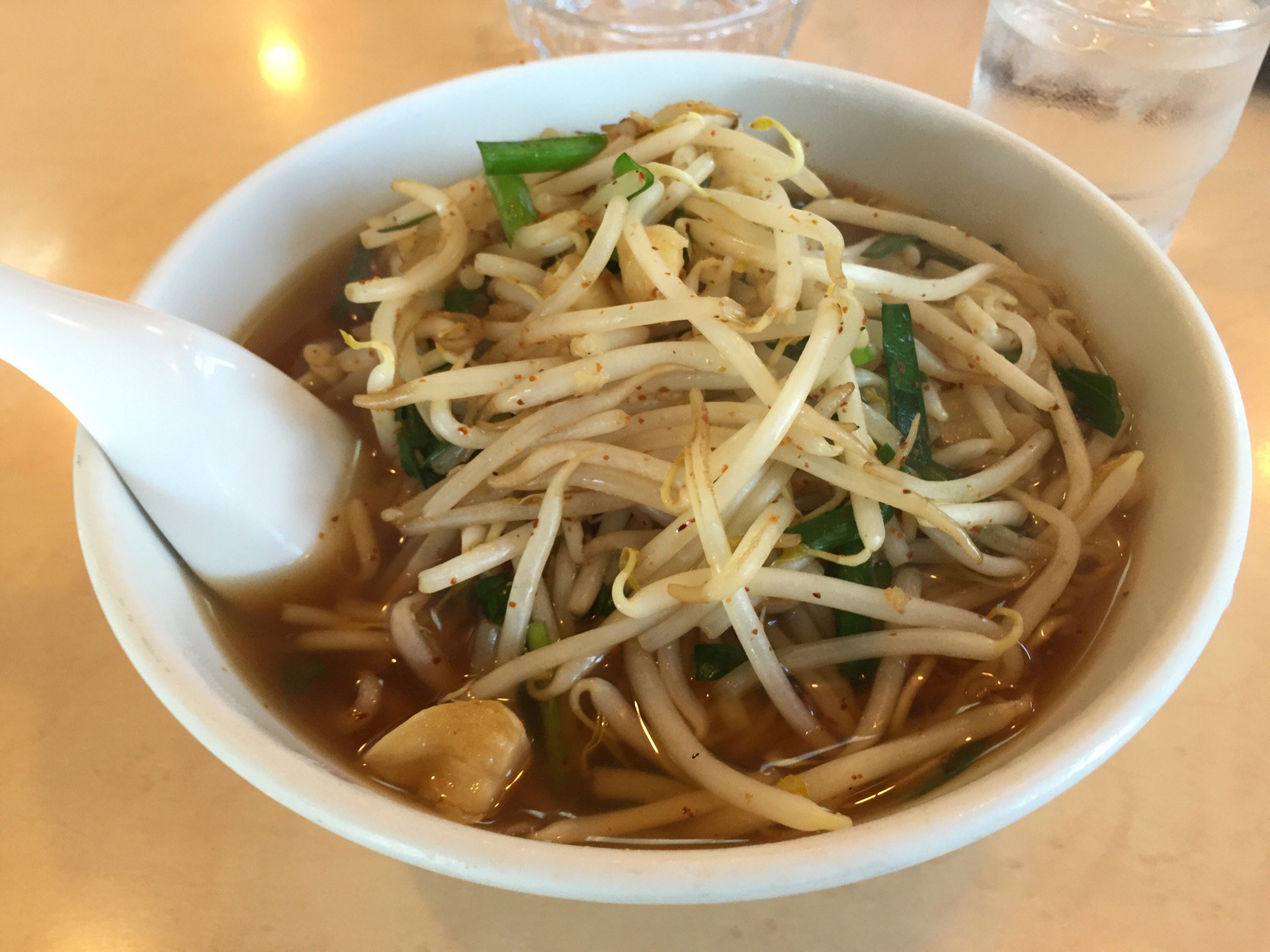 ベトコンラーメン。モヤシとニラとニンニク入り。 (@ ベトコンラーメン新京 小牧店 in 小牧市, 愛知県) ベトコンラーメン。モヤシとニラとニンニク入り。 (@ ベトコンラーメン新京 小牧店 in 小牧市, 愛知県)
