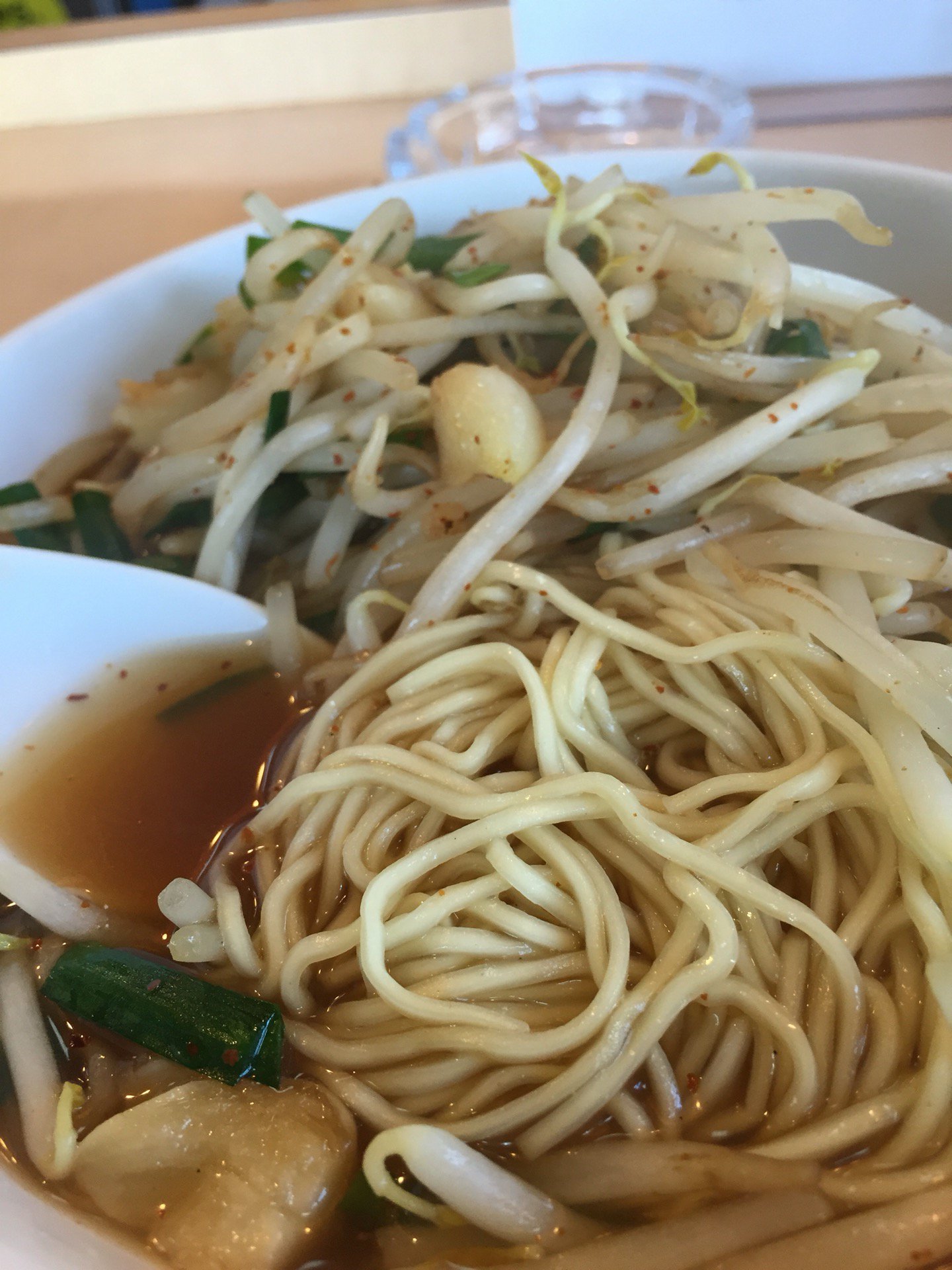 麺はわりと細麺。なかなか辛い。 (@ ベトコンラーメン新京 小牧店 in 小牧市, 愛知県) 麺はわりと細麺。なかなか辛い。 (@ ベトコンラーメン新京 小牧店 in 小牧市, 愛知県)