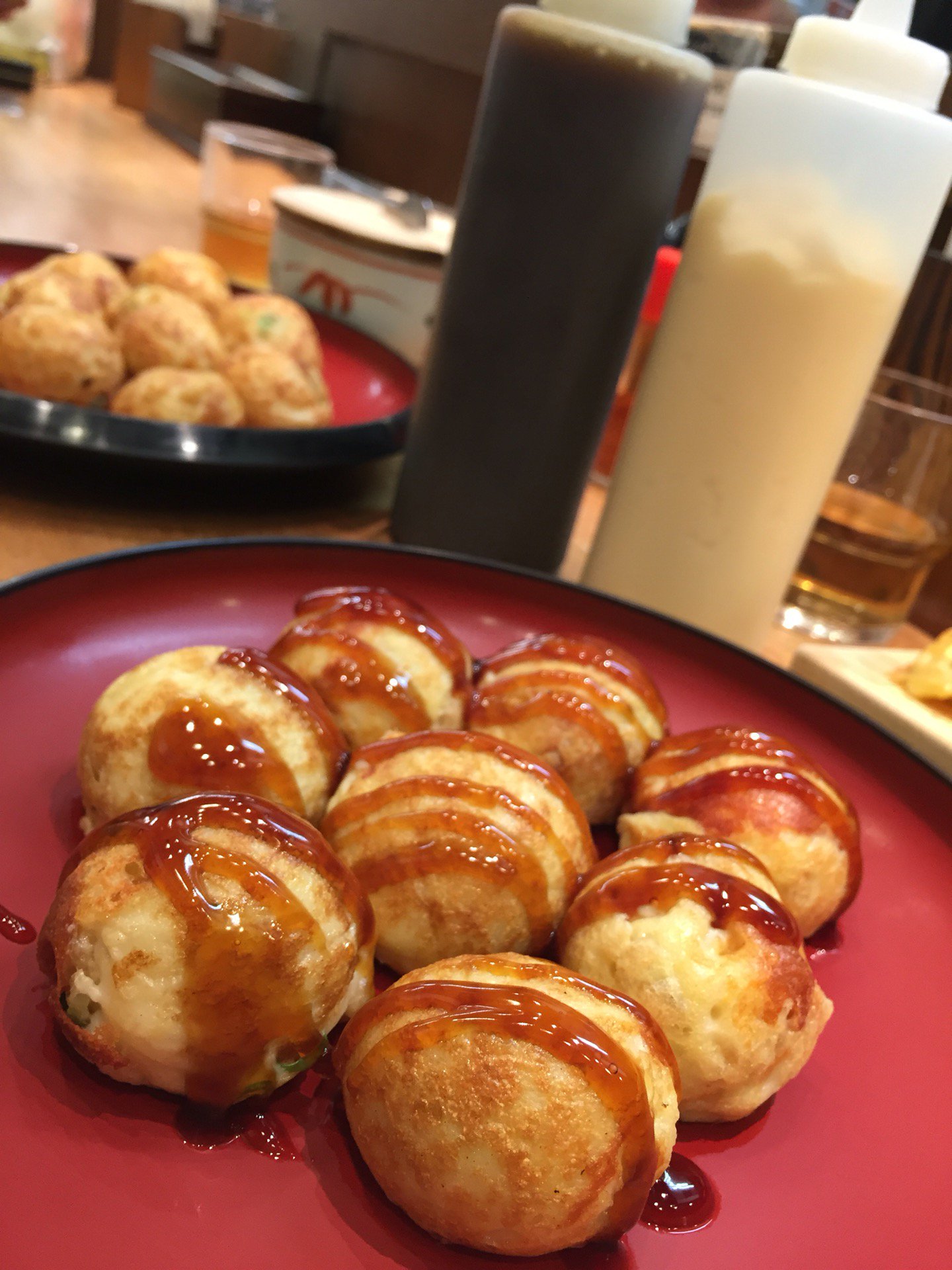 とろーり チーズもち たこ焼には、マヨネーズをかけて食べる。醤油味がけっこう強い。もちもちうまい。 (@ 道頓堀くくる 小牧店 in 小牧市, 愛知県) とろーり チーズもち たこ焼には、マヨネーズをかけて食べる。醤油味がけっこう強い。もちもちうまい。 (@ 道頓堀くくる 小牧店 in 小牧市, 愛知県)