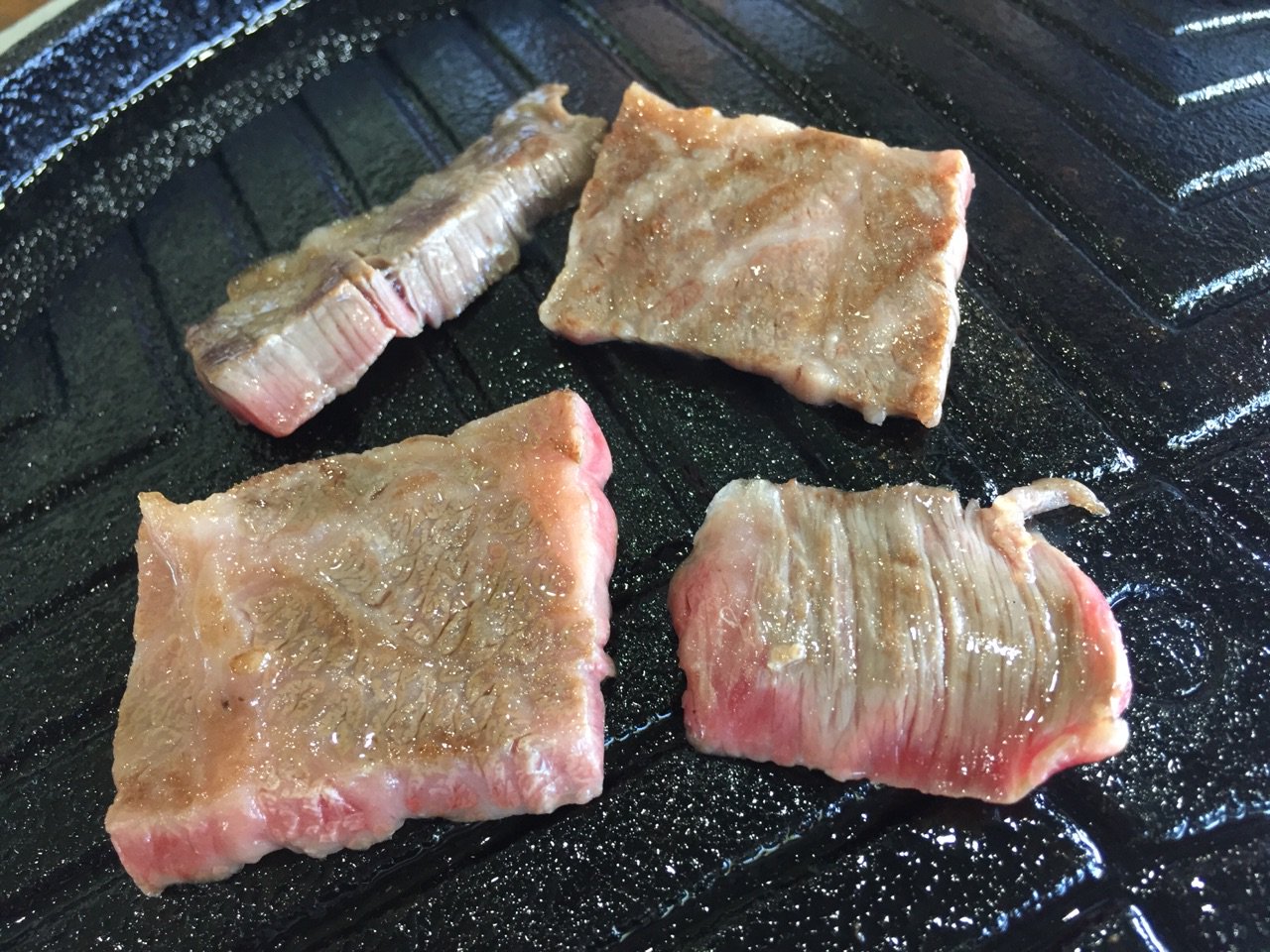 奥飛騨なんとかのお肉。わりとお高い。 奥飛騨なんとかのお肉。わりとお高い。