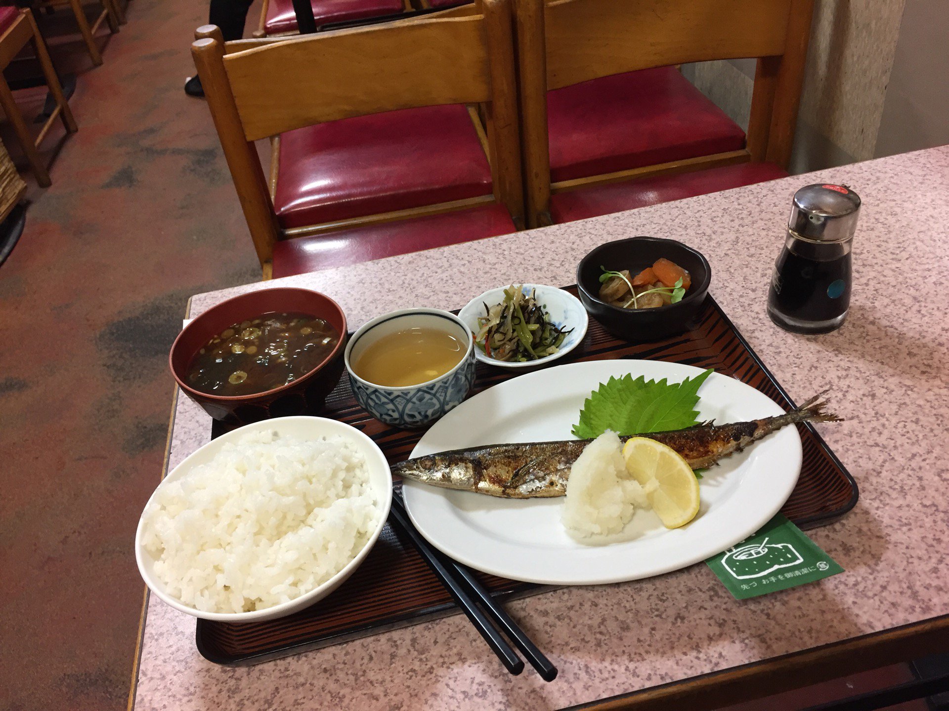 甘味処の日替わりランチは秋刀魚。六百二十円。 (@ 太陽堂 in Nagoya-shi, Aichi-ken) 甘味処の日替わりランチは秋刀魚。六百二十円。 (@ 太陽堂 in Nagoya-shi, Aichi-ken)