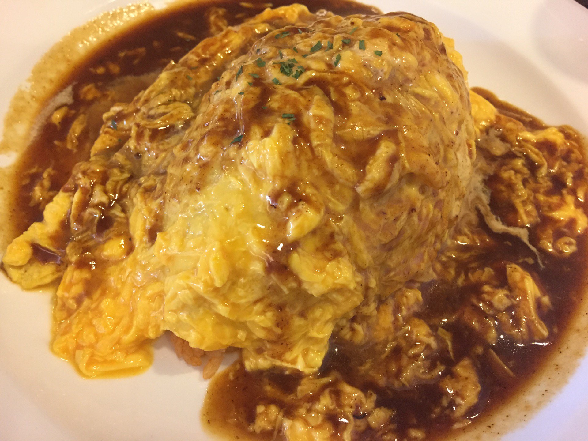 デミグラスソースでオープンタイプ。濃厚感はそんなに。中のご飯はケチャップライス。ボリュームすごい。 (@ オムライス専門店 エグロン in 一宮市, 愛知県) デミグラスソースでオープンタイプ。濃厚感はそんなに。中のご飯はケチャップライス。ボリュームすごい。 (@ オムライス専門店 エグロン in 一宮市, 愛知県)