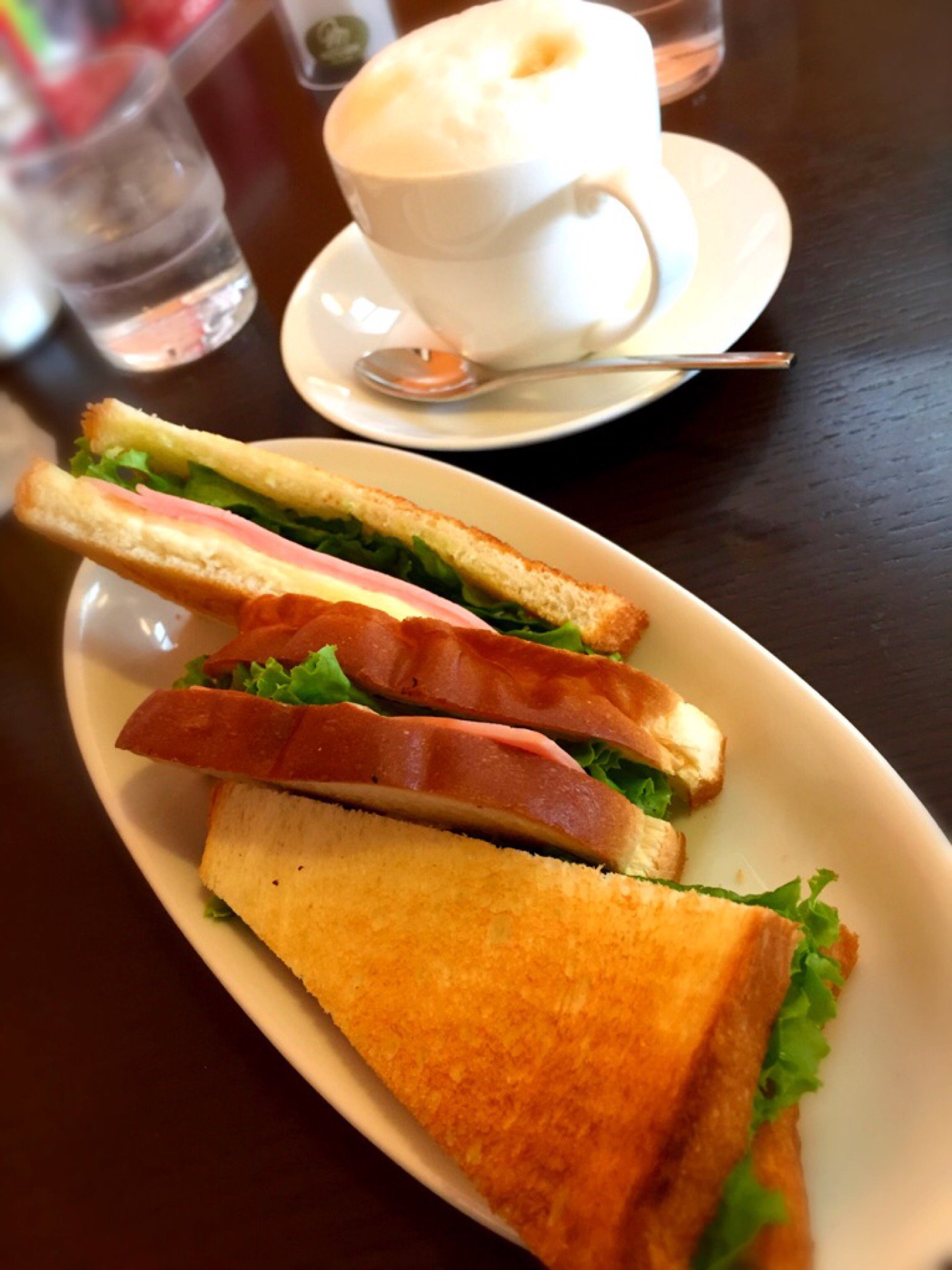 名古屋モーニング文化。チーズとハムのトーストサンドセット + カフェオレ (@ モンシェル 勝川本店 in 春日井市, 愛知県) 名古屋モーニング文化。チーズとハムのトーストサンドセット + カフェオレ (@ モンシェル 勝川本店 in 春日井市, 愛知県)