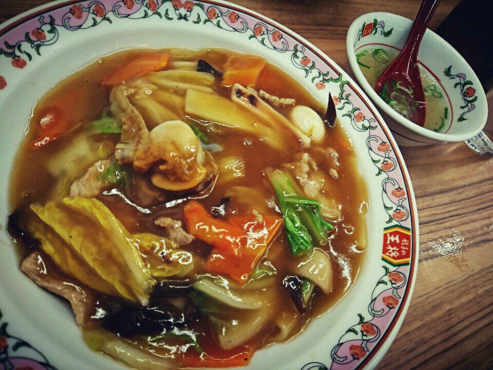 中華飯にはホタテ入り。スープも油っぽいのが王将クオリティ(・∀・) (@ 餃子の王将 小牧二重堀店 in 小牧市, 愛知県) 中華飯にはホタテ入り。スープも油っぽいのが王将クオリティ(・∀・) (@ 餃子の王将 小牧二重堀店 in 小牧市, 愛知県)