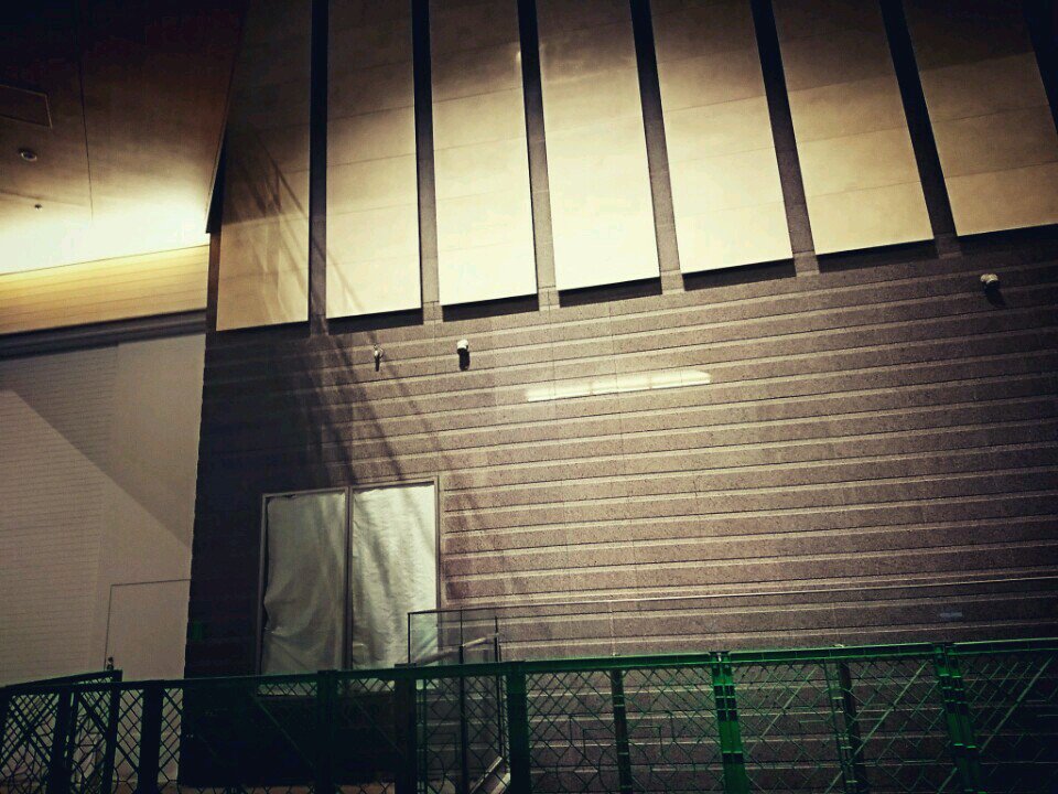 こんな壁あったっけ。昨日とちがうような。 (@ JRゲートタワー in 名古屋市, 愛知県) こんな壁あったっけ。昨日とちがうような。 (@ JRゲートタワー in 名古屋市, 愛知県)